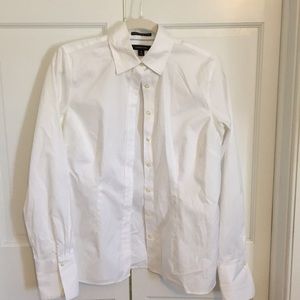 A white collared shirt, with buttons, and no iron